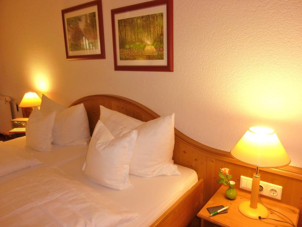 Landhaus Mueritzgarten Hotel Garni Röbel Værelse billede