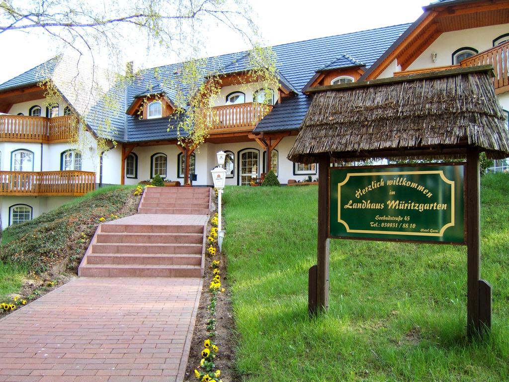 Landhaus Mueritzgarten Hotel Garni Röbel Eksteriør billede