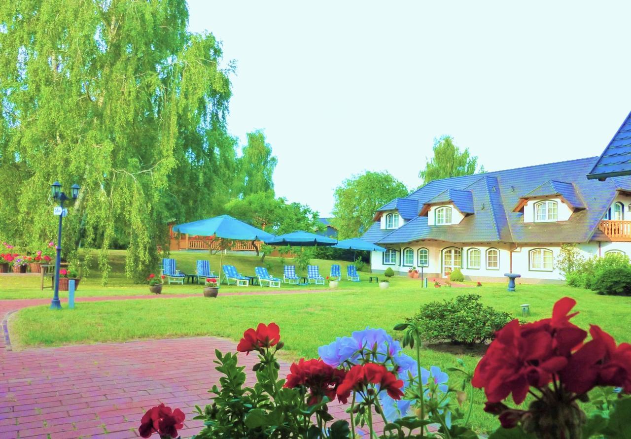 Landhaus Mueritzgarten Hotel Garni Röbel Eksteriør billede