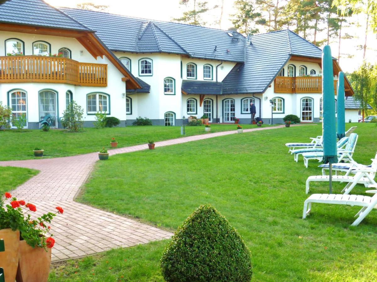 Landhaus Mueritzgarten Hotel Garni Röbel Eksteriør billede
